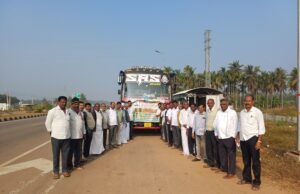 ಪಡಿತರ ವಿತರಕರ ಸಮಾವೇಶಕ್ಕೆ ಅರಸಿಕೆರೆ ತಾಲ್ಲೂಕು ವತಿಯಿಂದ ಹೊರಟ ನ್ಯಾಯಬೆಲೆ ಅಂಗಡಿ ಮಾಲೀಕರು