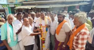 ಮಠ ಮಂದಿರಗಳು ಹಾಗೂ ದೇವಾಲಯಗಳ ಅಭಿವೃದ್ಧಿಗೆತಾವು ಸಲ್ಲಿಸುವ ಅಳಿಲು ಸೇವೆ ನಮ್ಮ ಪೂರ್ವಜರುಮಾಡಿರುವ ಪುಣ್ಯದ ಫಲ