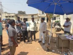 ಅಕ್ರಮ ರಾಗಿ ವಶಪಡಿಸಿಕೊಂಡ ಹಿನ್ನೆಲೆ ರಾಗಿ ಖರೀದಿ ಕೇಂದ್ರಕ್ಕೆ ಶಾಸಕ ಕೆ. ಷಡಕ್ಷರಿ ಭೇಟಿ; ದಳ್ಳಾಳಿಗಳಿಗೆ ಕಡಿವಾಣ ಹಾಕಲು ಸೂಚನೆ.