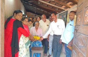 ದುಡಿಮೆಯಲ್ಲಿ ಅಸಹಾಯಕರಾಗಿದ್ದ ಟೈಲರ್ ಕಾರ್ಮಿಕರಿಗೆ ಉಡುಪಿ ಕೆ ಎಸ್ ಟಿ ಎ ಸಮಿತಿ ವತಿಯಿಂದ ಧನಸಹಾಯ