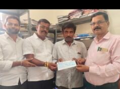 ವಿದ್ಯುತ್ ಅವಘಡದಿಂದ ಹಸು ಮೃತಪಟ್ಟಿದ್ದು ವಿದ್ಯುತ್ ಇಲಾಖೆ ಅಧಿಕಾರಿಗಳಿಂದ ಪರಿಹಾರ ವಿತರಣೆ