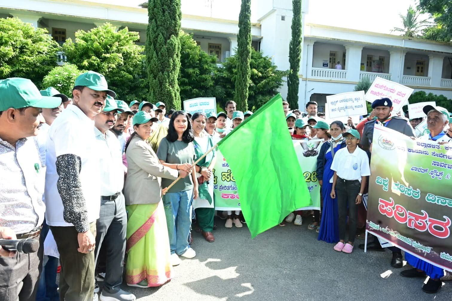 ನಮ್ಮ ನೆಡೆ ಉತ್ತಮ ಪರಿಸರದ ಕಡೆಗೆ: ಜಿಲ್ಲಾಧಿಕಾರಿ
