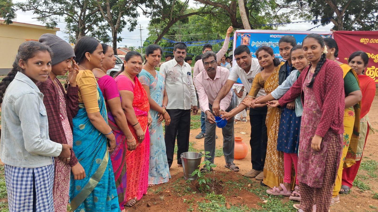 ಕಡೂರಿನ ದೊಡ್ಡ ಪಟ್ಟಣಗೆರೆ ಗ್ರಾಮದಲ್ಲಿ ವಿಶ್ವ ಪರಿಸರ ದಿನಾಚರಣೆ